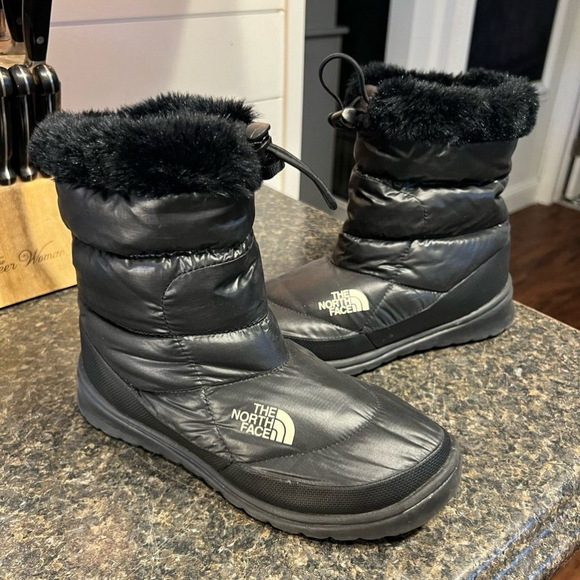 The North Face Nupste III Lightweight Down Boots - Picture 2 of 11
